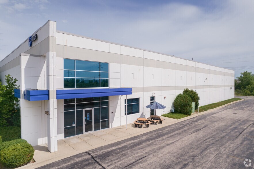 3982 Ryan Rd, Gurnee, IL à louer - Photo du bâtiment - Image 2 de 7