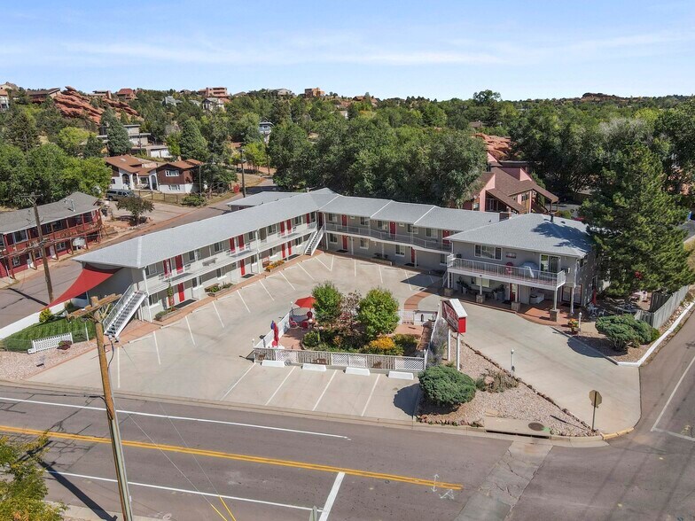 56 El Paso Blvd, Manitou Springs, CO à vendre - Photo du bâtiment - Image 3 de 44