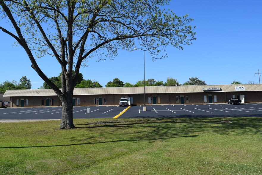 5323-5325 Wares Ferry Rd, Montgomery, AL à vendre - Photo du bâtiment - Image 2 de 2