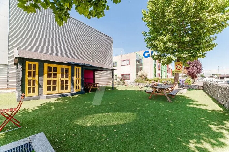 Flex dans Ivry-sur-Seine à louer - Photo du bâtiment - Image 3 de 10