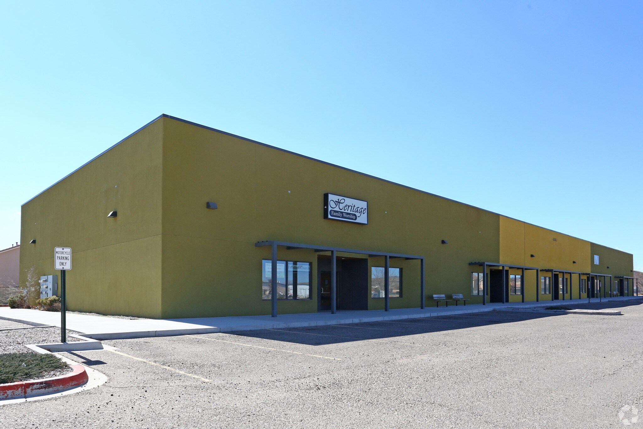Office-Warehouse Buildings portfolio of 2 properties for sale on LoopNet.ca Primary Photo- Image 1 of 2