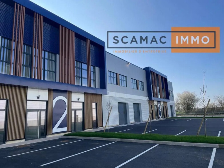 Industrial in Saint-Michel-sur-Orge for lease - Building Photo - Image 1 of 5