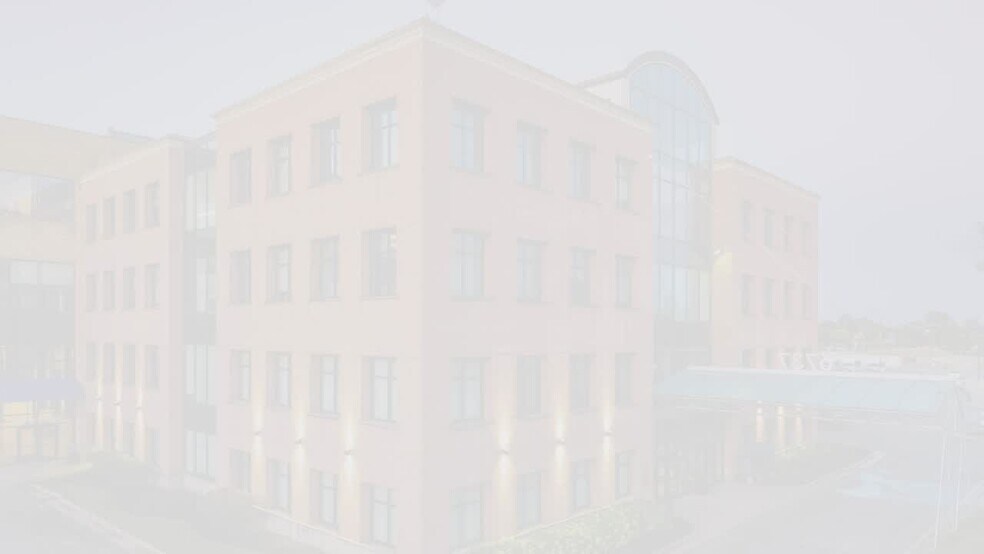 6737 W Washington St, West Allis, WI à louer - Vidéo sur l’inscription commerciale - Image 2 de 19