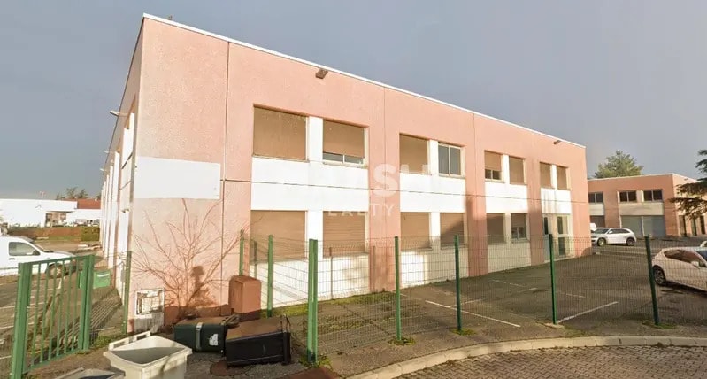 Flex dans Chassieu à louer - Photo du bâtiment - Image 2 de 2