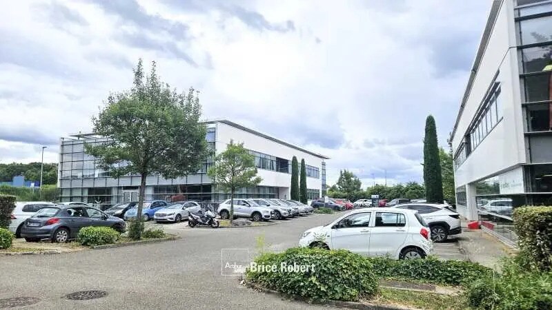 Office in Dardilly for lease - Building Photo - Image 2 of 9