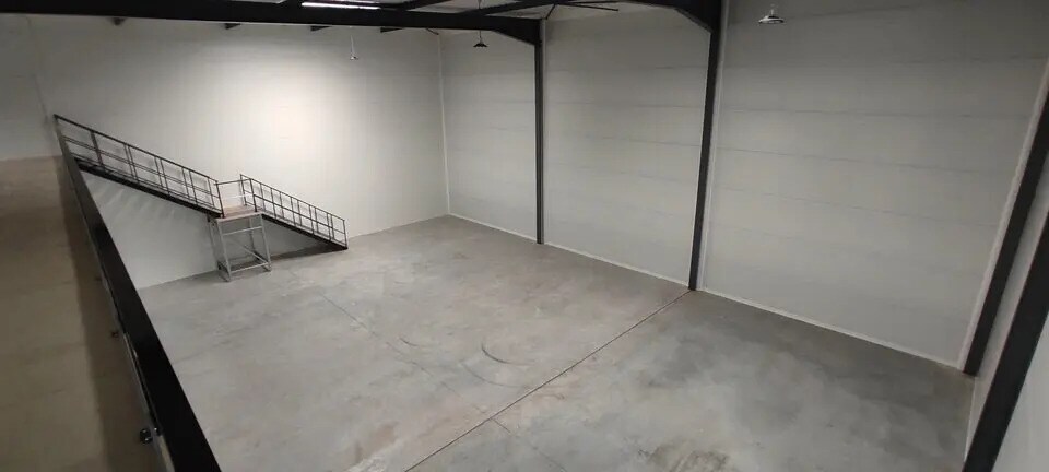 Local d'activités dans Villefontaine à vendre - Photo intérieure - Image 2 de 10