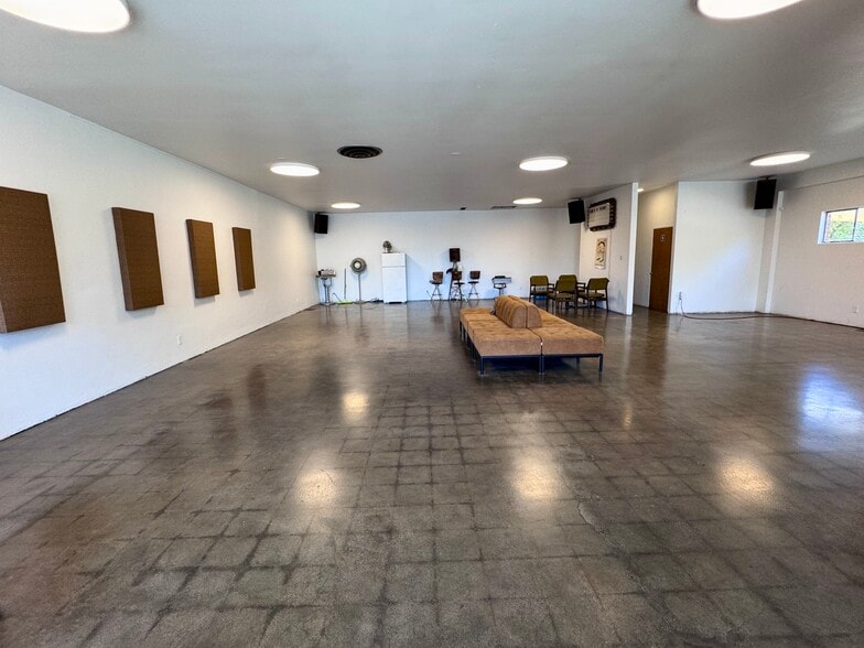 741 E Belmont Ave, Fresno, CA for lease - Building Photo - Image 2 of 5