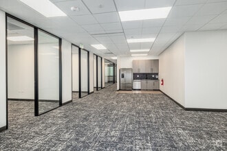 400 S Colorado Blvd, Denver, CO for lease Interior Photo- Image 2 of 2