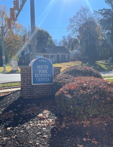1224 S Queen St, York, PA à louer - Photo du bâtiment - Image 2 de 9