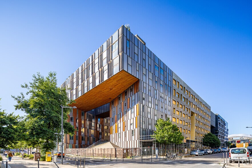 57 Rue Denuzière, Lyon à louer - Photo du bâtiment - Image 1 de 7