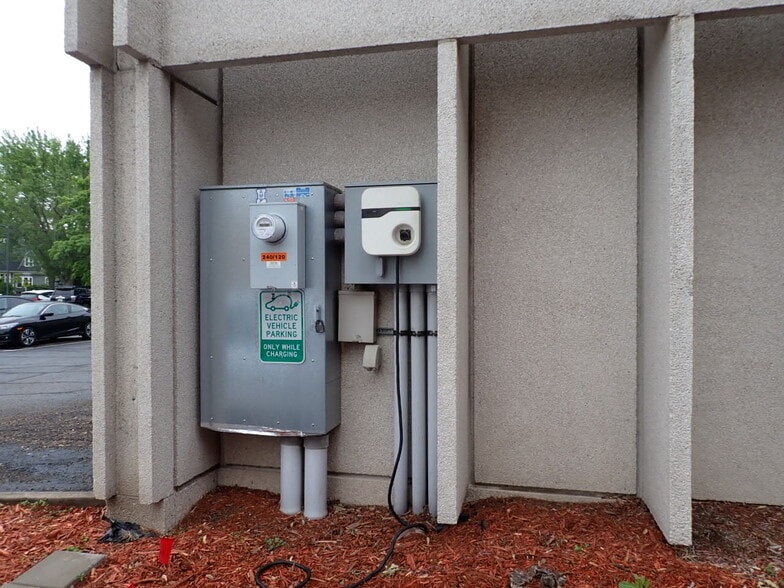 901 4th St, Hudson, WI for sale - Building Photo - Image 2 of 15