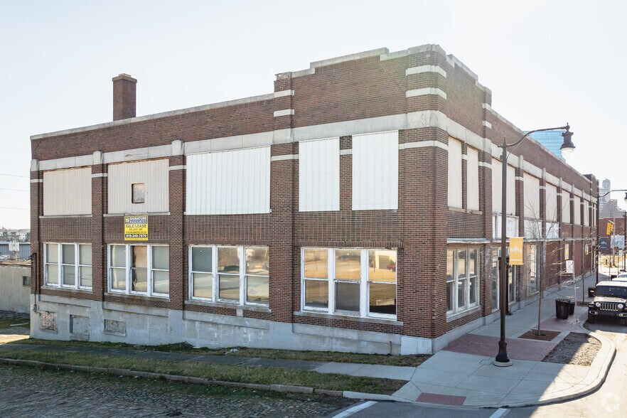 1002 N Summit St, Toledo, OH for lease - Building Photo - Image 2 of 6