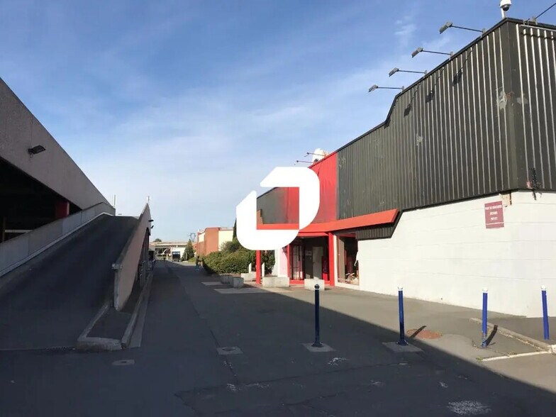 Commerce de détail dans LOMME à louer - Photo du bâtiment - Image 2 de 4