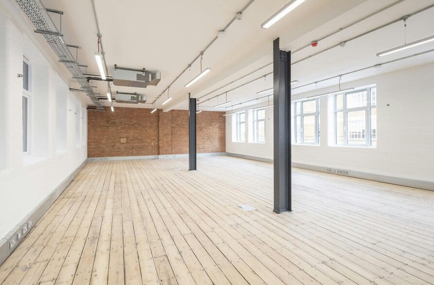 46A Rosebery Ave, London for lease - Building Photo - Image 1 of 5