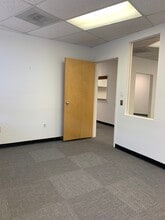456 Glenbrook Rd, Stamford, CT for lease Interior Photo- Image 2 of 6