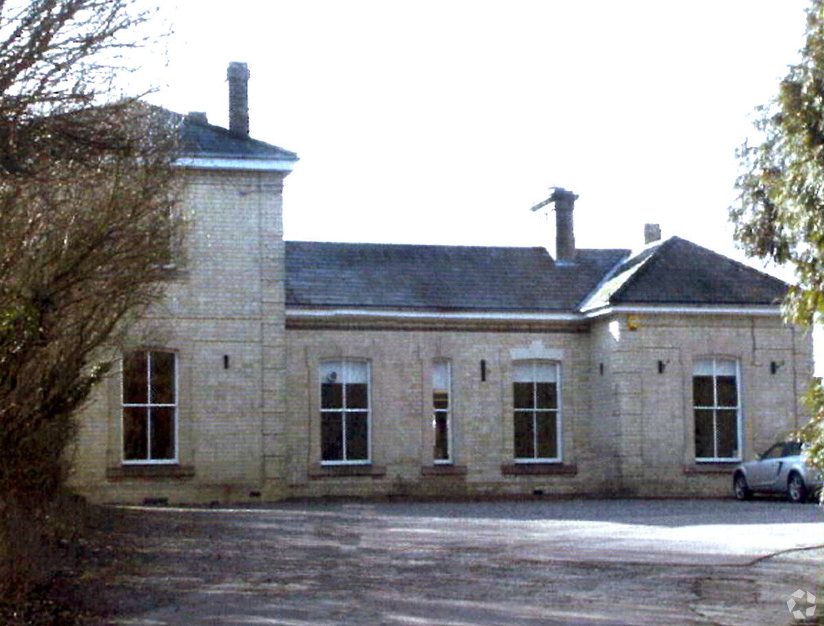 Station Rd, Linton à louer Photo principale- Image 1 de 4