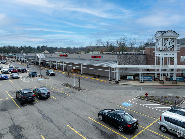 8922-8960 Darrow Rd, Twinsburg, OH à vendre - Photo principale - Image 1 de 1