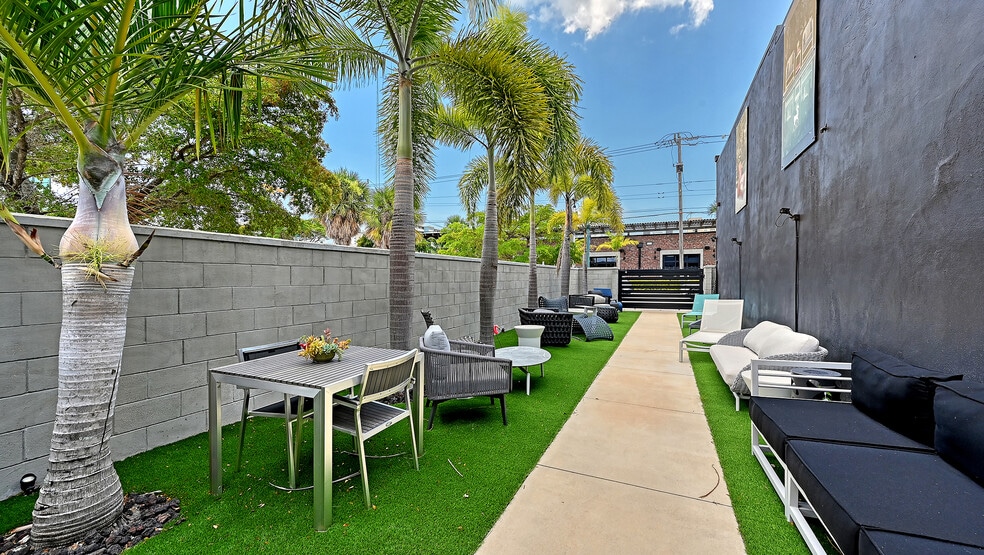 622 Central Ave, Sarasota, FL for sale - Building Photo - Image 3 of 28