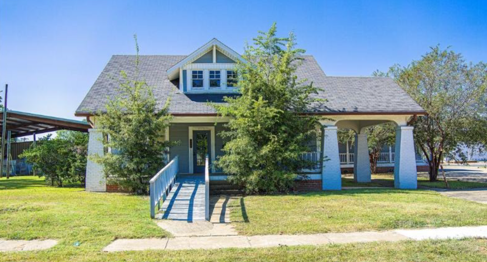 950 3rd St, Natchitoches, LA à vendre - Photo du bâtiment - Image 1 de 18