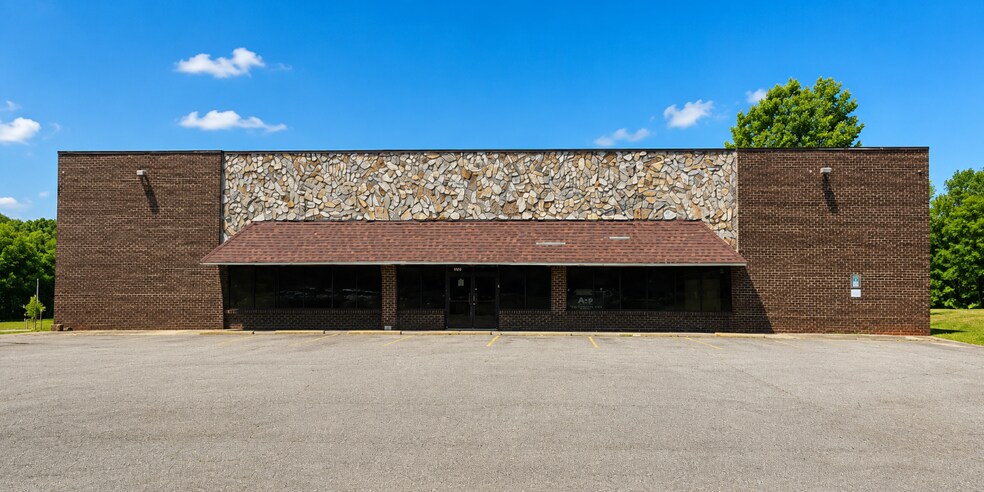 4826 E Fork Ln, Monroe, NC à vendre - Photo principale - Image 1 de 5