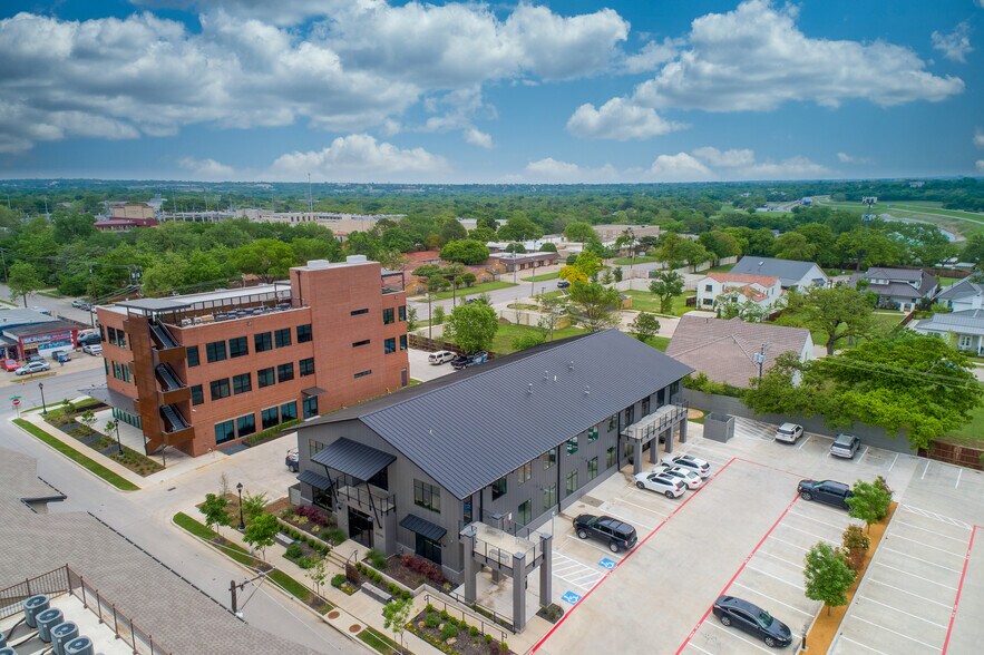 101 Nursery Ln, Fort Worth, TX à louer - Photo du bâtiment - Image 3 de 10