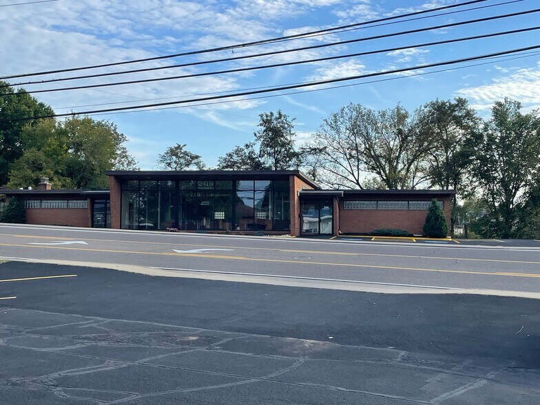 2416 Pennsylvania Ave, Weirton, WV à louer - Photo du bâtiment - Image 2 de 32