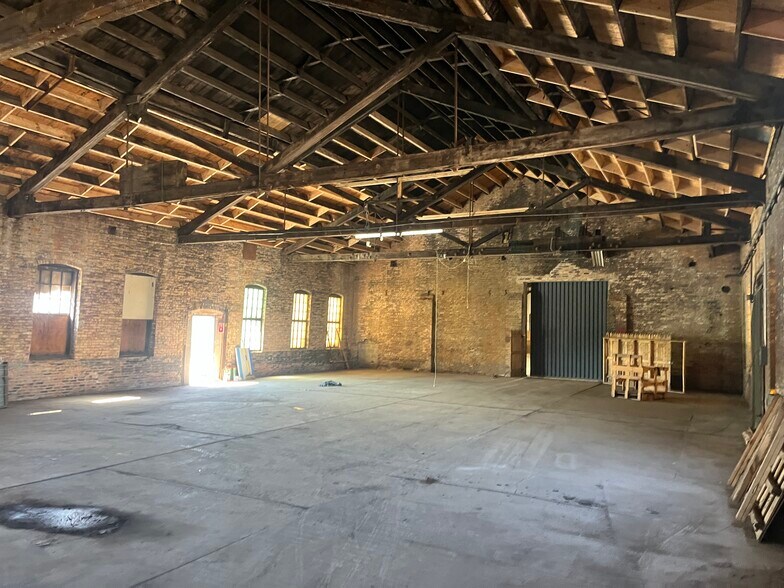 1104-1120 E Oak St, Dekalb, IL for lease - Interior Photo - Image 3 of 4