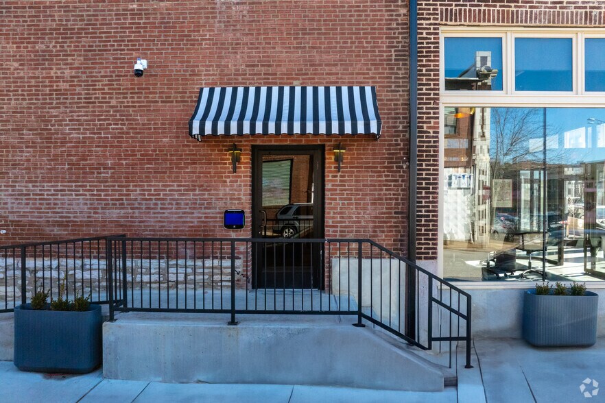 3041-3043 Locust St, Saint Louis, MO à louer - Photo du bâtiment - Image 3 de 19