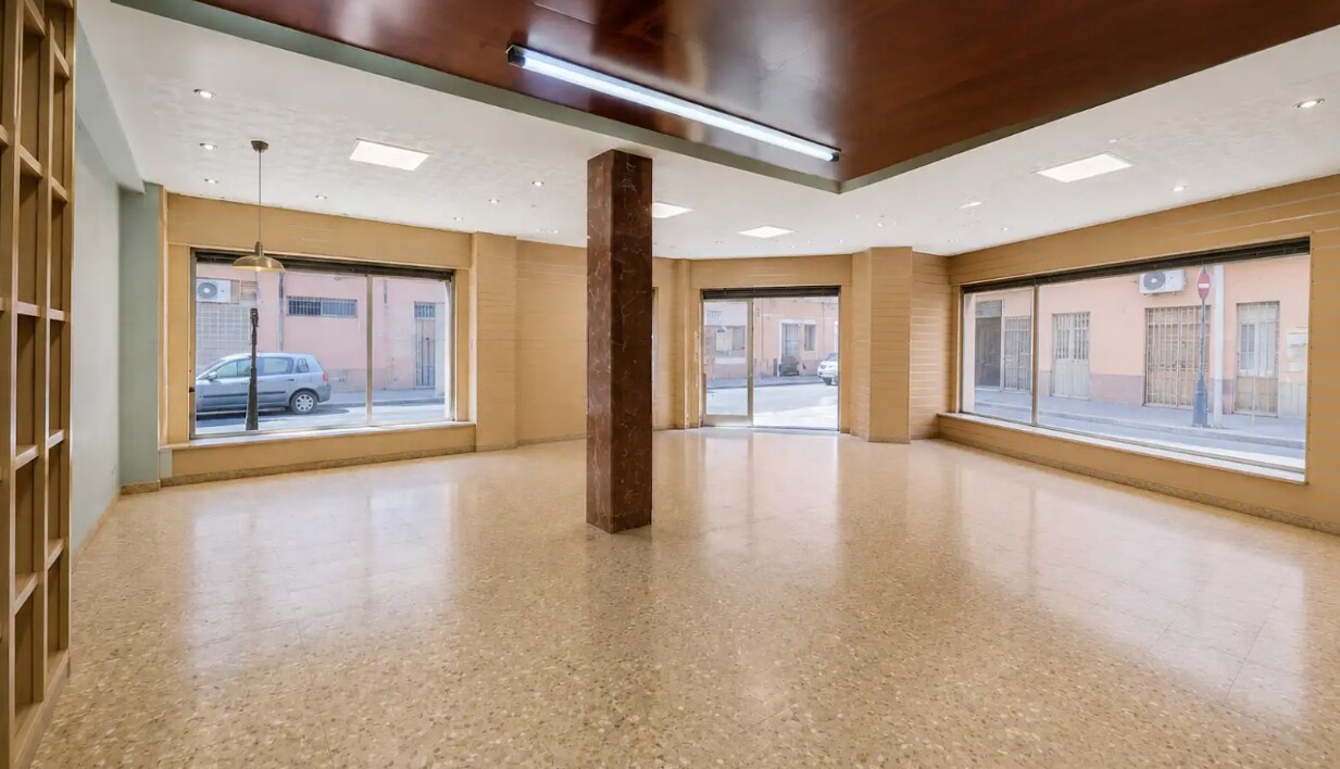 Multifamily in Madrid, Madrid for sale Interior Photo- Image 1 of 3