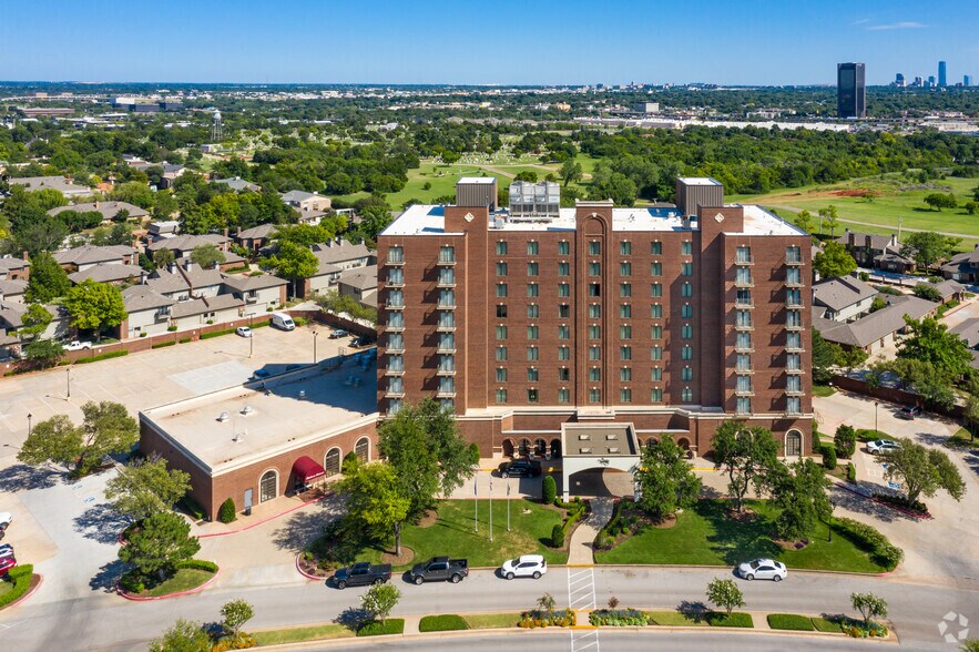 6300 Waterford Blvd, Oklahoma City, OK à louer - Photo du bâtiment - Image 2 de 13