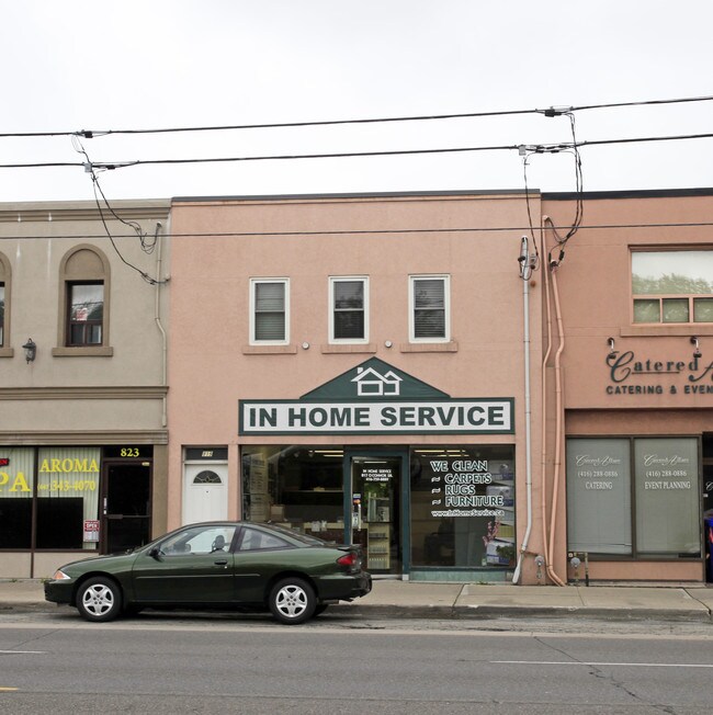 Plus de détails pour 817-819 O'connor Dr, Toronto, ON - Commerce de détail à vendre
