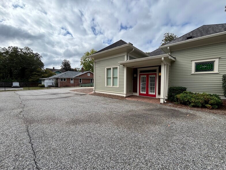 133 W Candler St, Winder, GA à louer - Photo du bâtiment - Image 3 de 9