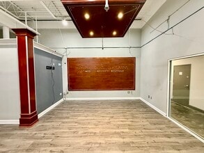 690 Miami Cir NE, Atlanta, GA à louer Photo intérieure- Image 2 de 13