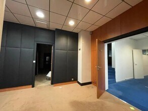 Office in Suresnes for lease Interior Photo- Image 2 of 3