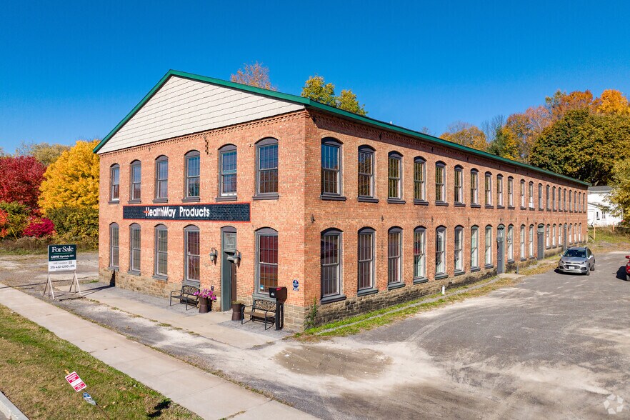 3420 Maple Ave, Pulaski, NY à vendre - Photo du bâtiment - Image 2 de 23