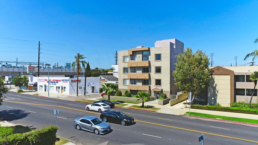 2524 S Sepulveda Blvd, Los Angeles, CA for sale - Building Photo - Image 1 of 8
