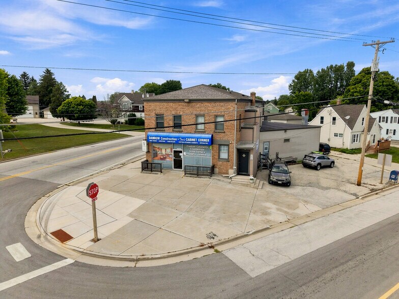 308 N Wisconsin Dr, Sheboygan, WI à vendre - Photo du bâtiment - Image 2 de 56