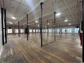 113 Griffin St, Fall River, MA à louer Photo intérieure- Image 1 de 3