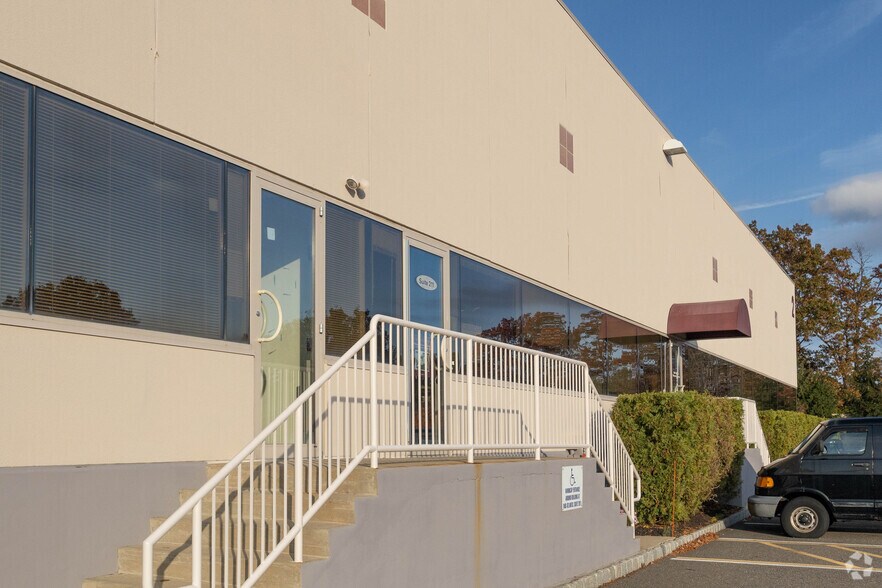 1800 State Route 34, Wall, NJ à louer - Photo du bâtiment - Image 2 de 5