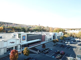 Plus de détails pour 1384 Atwood Ave, Johnston, RI - Commerce de détail à louer