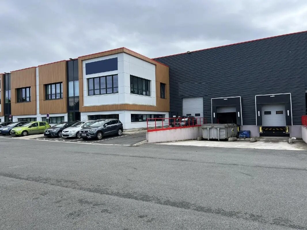 Flex in Roissy-en-France for lease Building Photo- Image 1 of 18