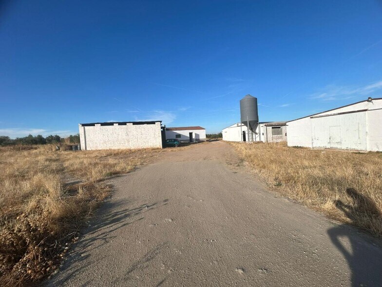 Industriel dans Polán, Toledo à vendre - Photo du bâtiment - Image 2 de 14