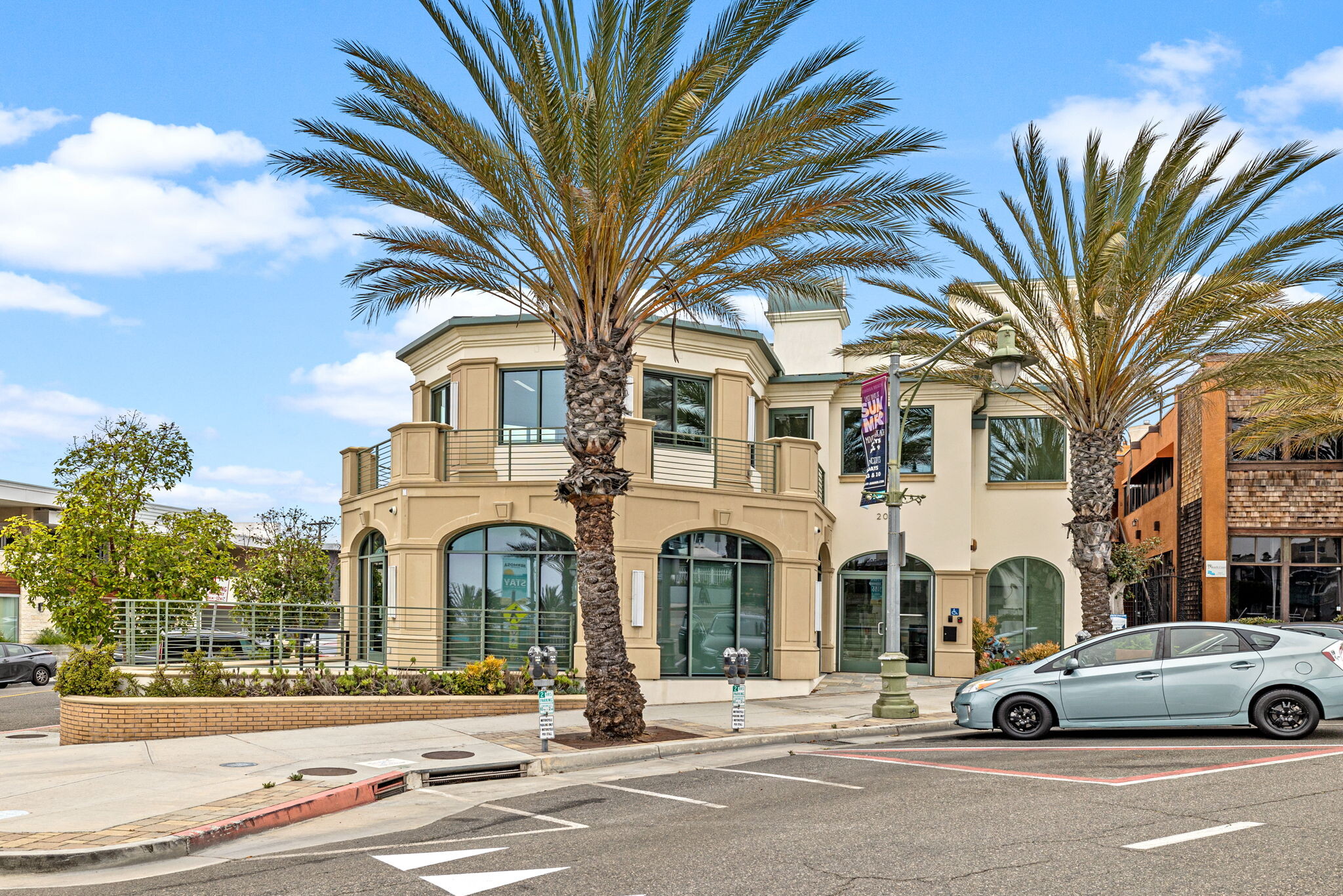 205 Pier Ave, Hermosa Beach, CA à louer Photo du bâtiment- Image 1 de 18