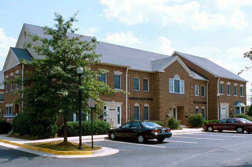 6188-6194 Old Franconia Rd, Alexandria, VA for sale - Building Photo - Image 2 of 19