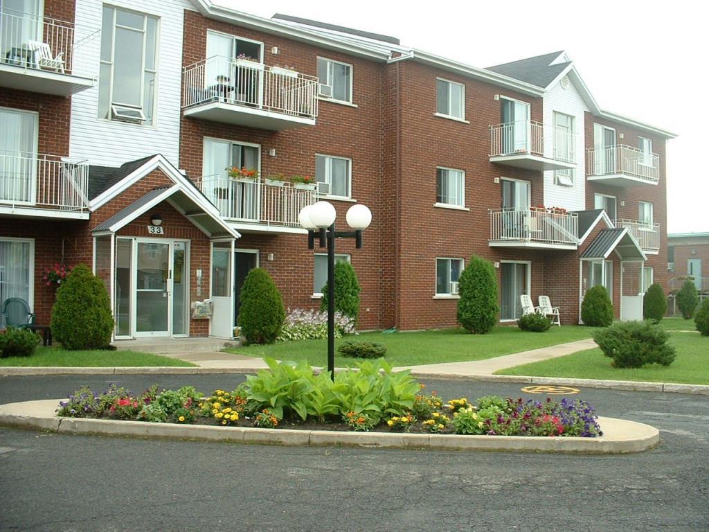 29-35 St Savaria, Saint-basile-le-grand, QC à vendre Photo principale- Image 1 de 1