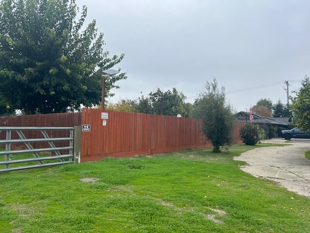 2173 Morrill Rd, Modesto, CA à vendre - Photo du bâtiment - Image 2 de 14