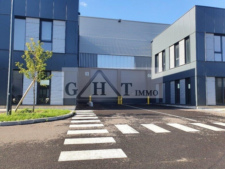 Industrial in Le Bourget for lease - Building Photo - Image 2 of 12