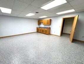 1212 Shirland Ave, South Beloit, IL for lease Interior Photo- Image 2 of 8