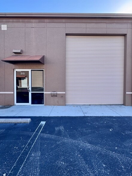 4730 Enterprise Ave, Naples, FL for sale - Building Photo - Image 3 of 4