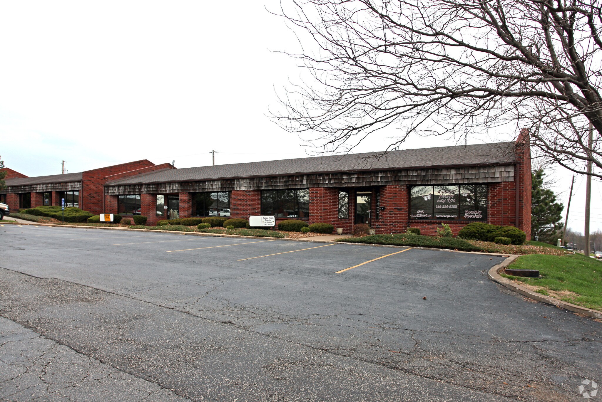 1980-1986 NW Copper Oaks Cir, Blue Springs, MO à vendre Photo principale- Image 1 de 23